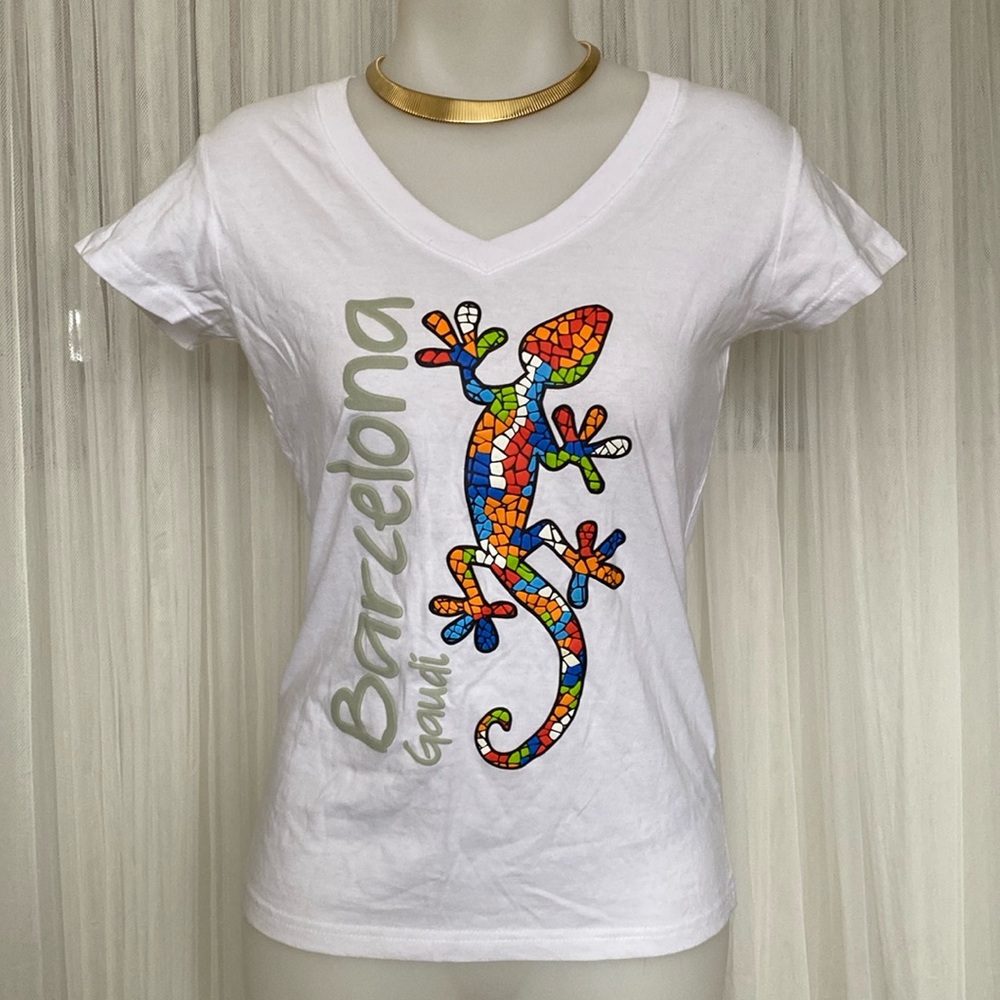 Gaudi Barcelona mosaic gecko/lizard, new without tag white t-shirt Size M